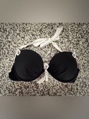 Victoria's Secret  Black and White Bikini Top